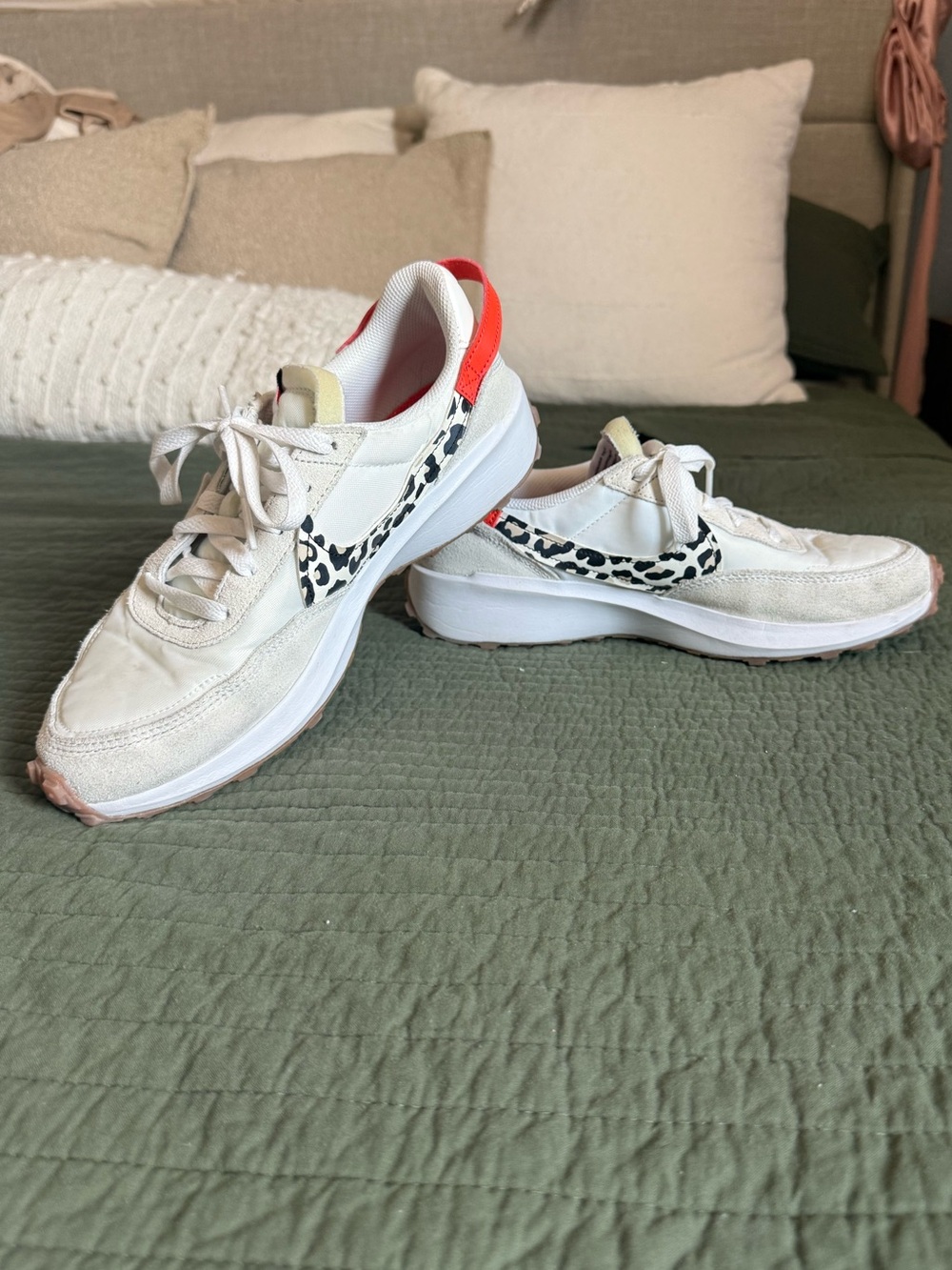 Nike Women’s waffle debut - Leopard-Print sz 9.5 - Picture 2 of 6